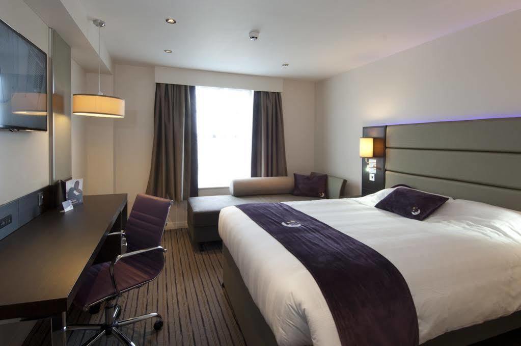 Premier Inn Stoke-On-Trent Ngoại thất bức ảnh