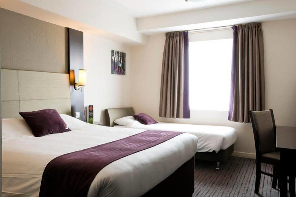 Premier Inn Stoke-On-Trent Ngoại thất bức ảnh